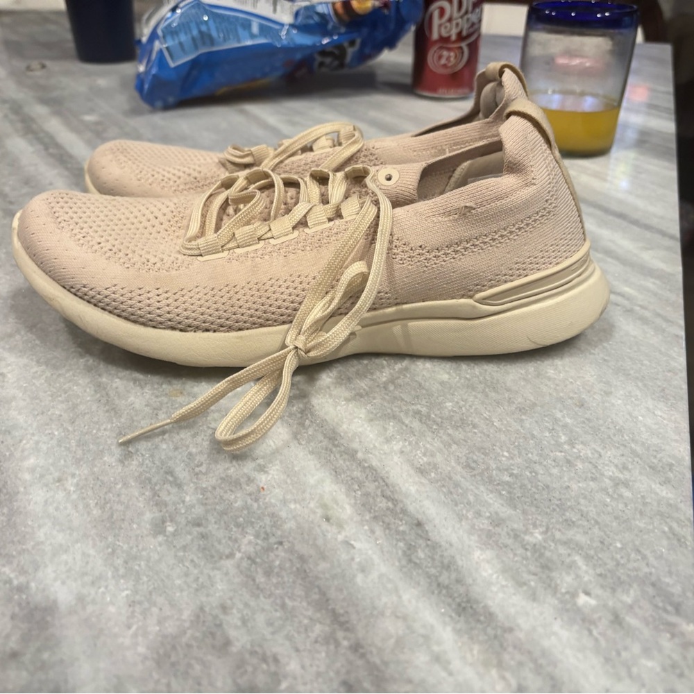 APL techloom sneakers size 7